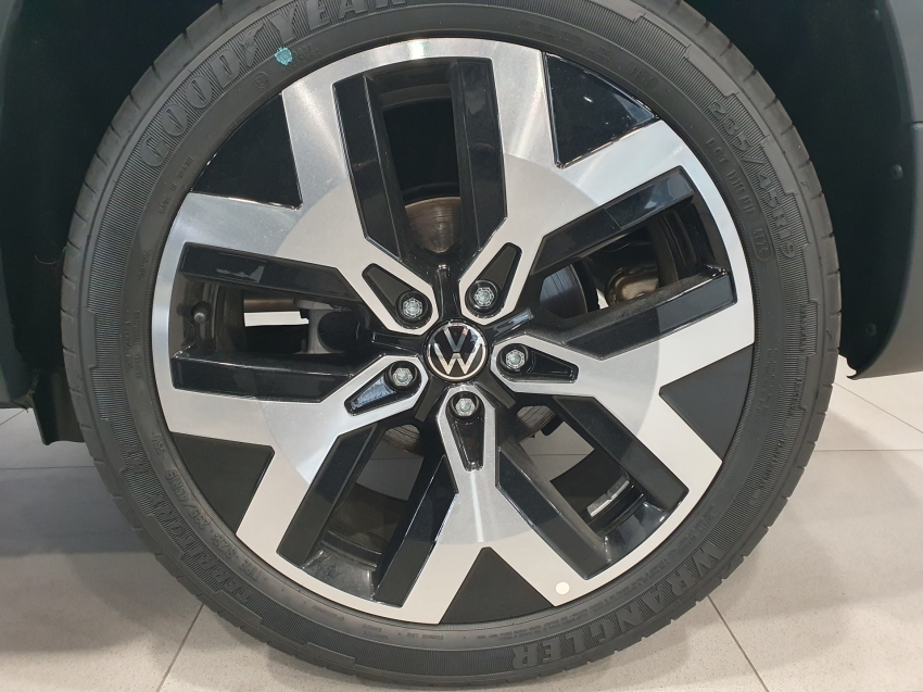 volkswagen taos 1.4 250 tsi total flex highline automatico 2025