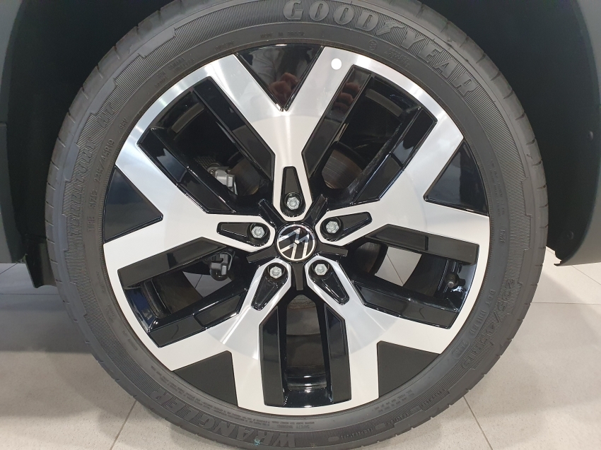 volkswagen taos 1.4 250 tsi total flex highline automatico 2025