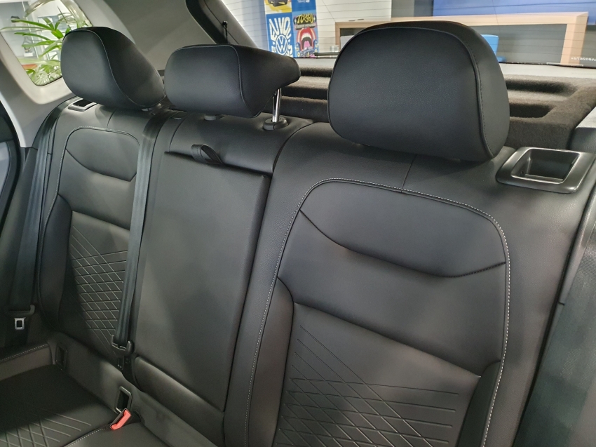 volkswagen taos 1.4 250 tsi total flex comfortline automatico 4p 2025