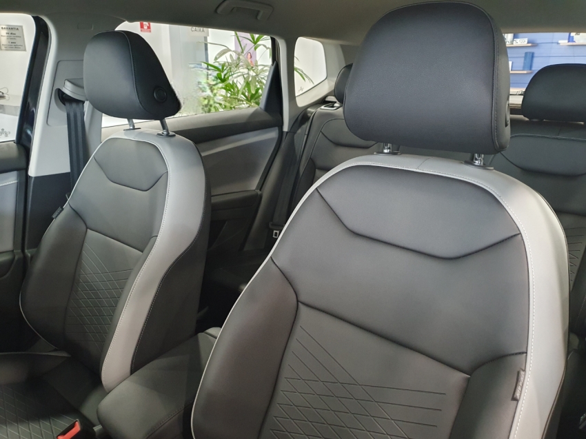 volkswagen taos 1.4 250 tsi total flex comfortline automatico 4p 2025