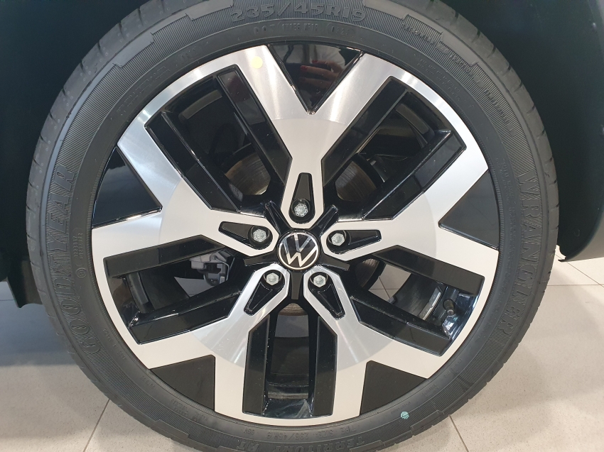 volkswagen taos 1.4 250 tsi total flex highline automatico 4p 2025