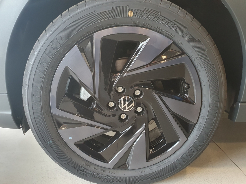 volkswagen nivus 1.0 200 tsi total flex highline automatico 4p 2025