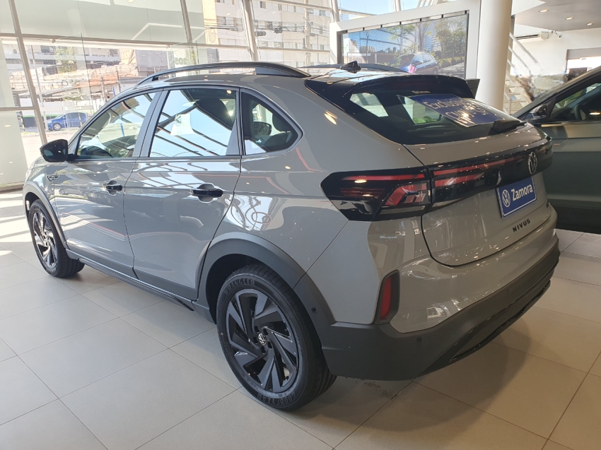 volkswagen nivus 1.0 200 tsi total flex highline automatico 4p 2025