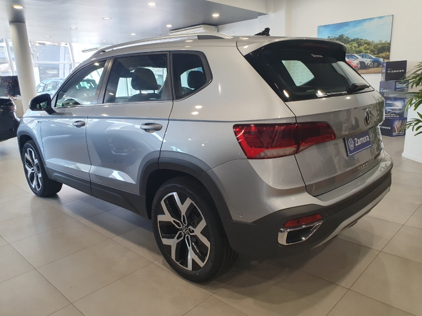 volkswagen taos 1.4 250 tsi total flex highline automatico 4p 2025