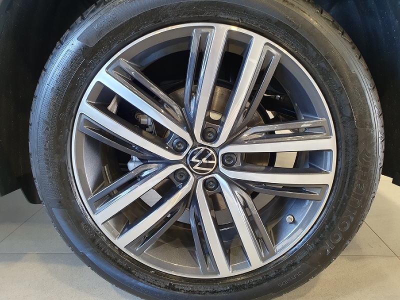 volkswagen tiguan 2.0 300 tsi gasolina allspace r-line automatico 4p 2025