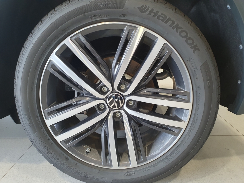 volkswagen tiguan 2.0 300 tsi gasolina allspace r-line automatico 4p 2025