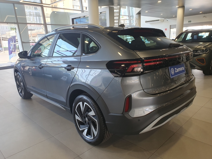 volkswagen nivus 1.0 200 tsi total flex highline automatico 4p 2026