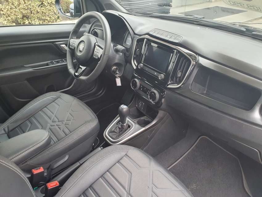 fiat strada 1.3 firefly flex volcano cd cvt 4p automatico 2023