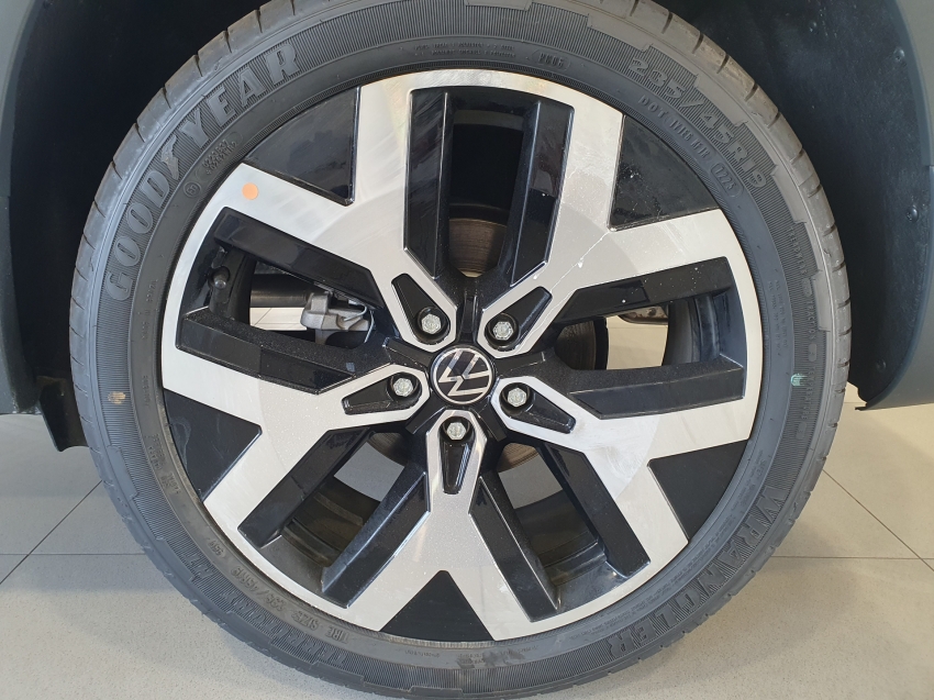volkswagen taos 1.4 250 tsi total flex highline automatico 4p 2025