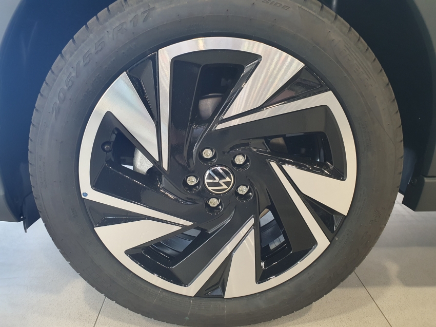 volkswagen nivus 1.0 200 tsi total flex highline automatico 4p 2026