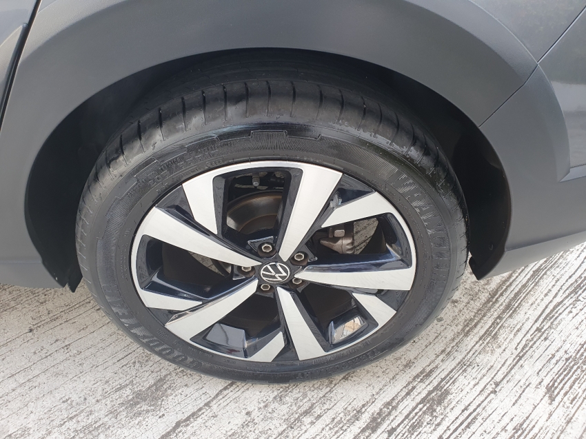 volkswagen nivus 1.0 200 tsi total flex highline automatico 4p 202416