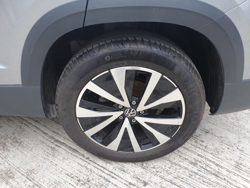 volkswagen taos 1.4 250 tsi total flex highline automatico 4p 202317