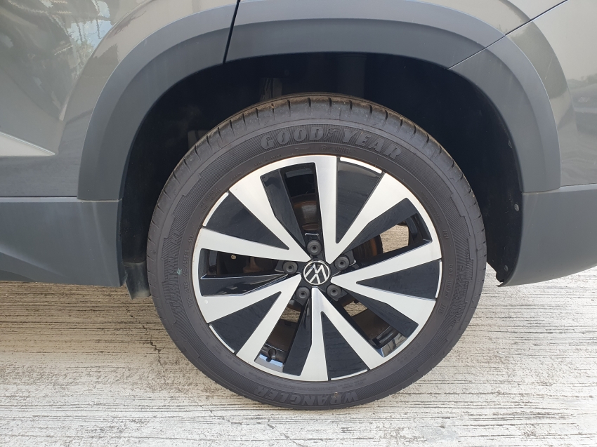 volkswagen taos 1.4 250 tsi total flex highline automatico 4p 202216