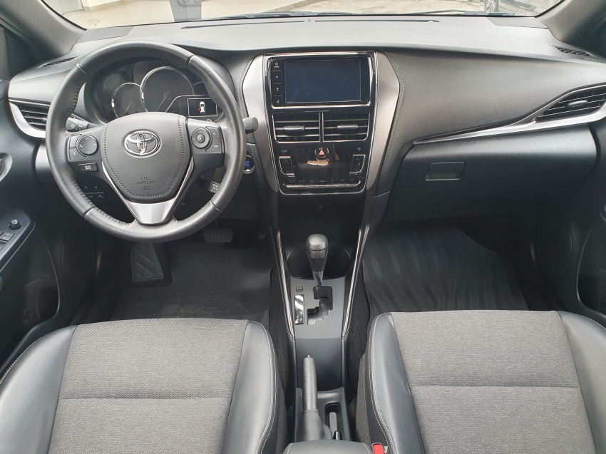 toyota yaris 1.5 16v flex xs multidrive 4p automatico 20243