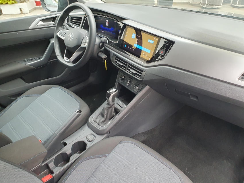 volkswagen nivus 1.0 200 tsi total flex comfortline automatico 4p 202415