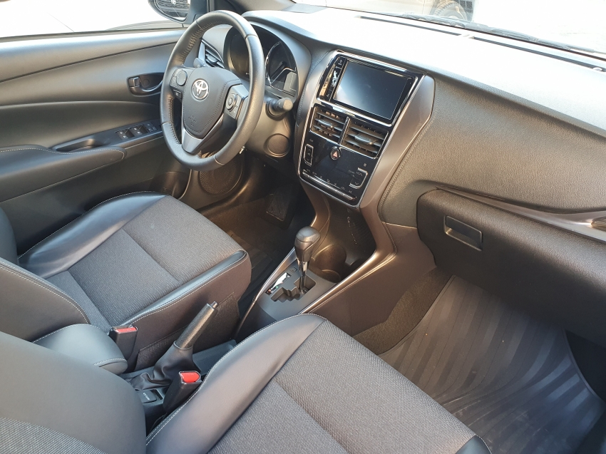 toyota yaris 1.5 16v flex xs multidrive 4p automatico 202413