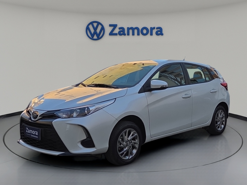 toyota yaris 1.5 16v flex xs multidrive 4p automatico 2024