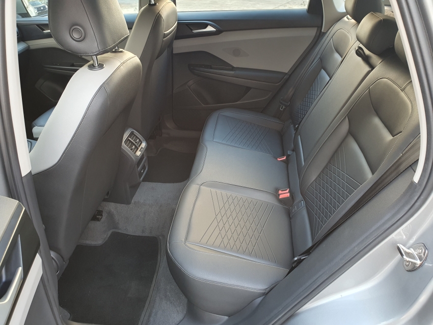 volkswagen taos 1.4 250 tsi total flex comfortline automatico 4p 20228