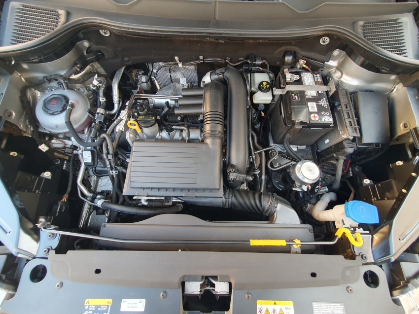 volkswagen taos 1.4 250 tsi total flex comfortline automatico 4p 202218