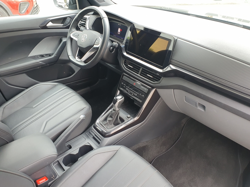 volkswagen t-cross 1.0 200 tsi total flex comfortline automatico 4p 202511