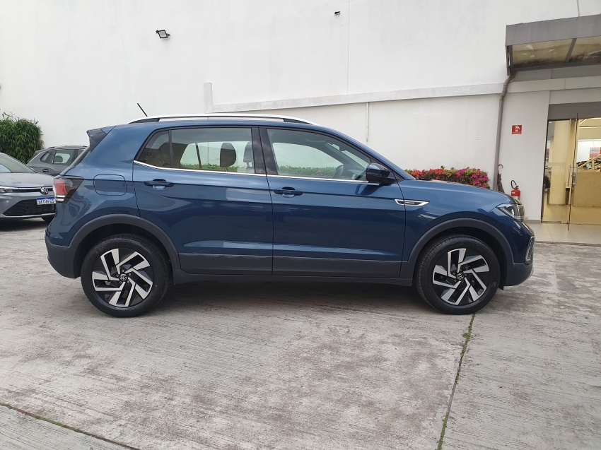 volkswagen t-cross 1.4 250 tsi total flex highline automatico 4p 202512