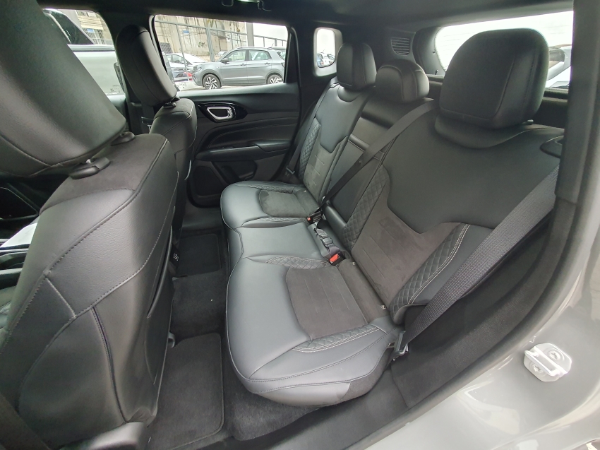 jeep compass 2.0 hurricane 4 turbo gasolina blackhawk at9 flex 4p automatico 202511