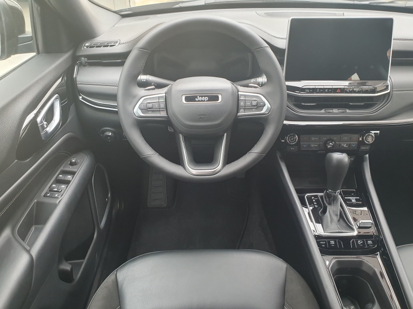 jeep compass 2.0 hurricane 4 turbo gasolina blackhawk at9 flex 4p automatico 202512