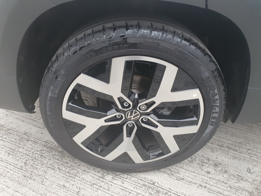 volkswagen taos 1.4 250 tsi total flex highline automatico 4p 202415