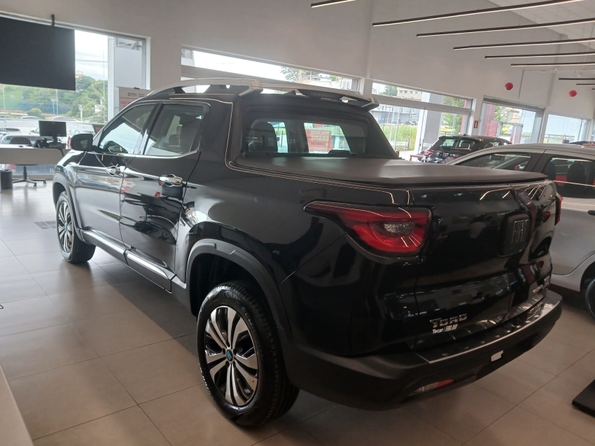 fiat toro 1.3 turbo 270 flex volcano at6 2025