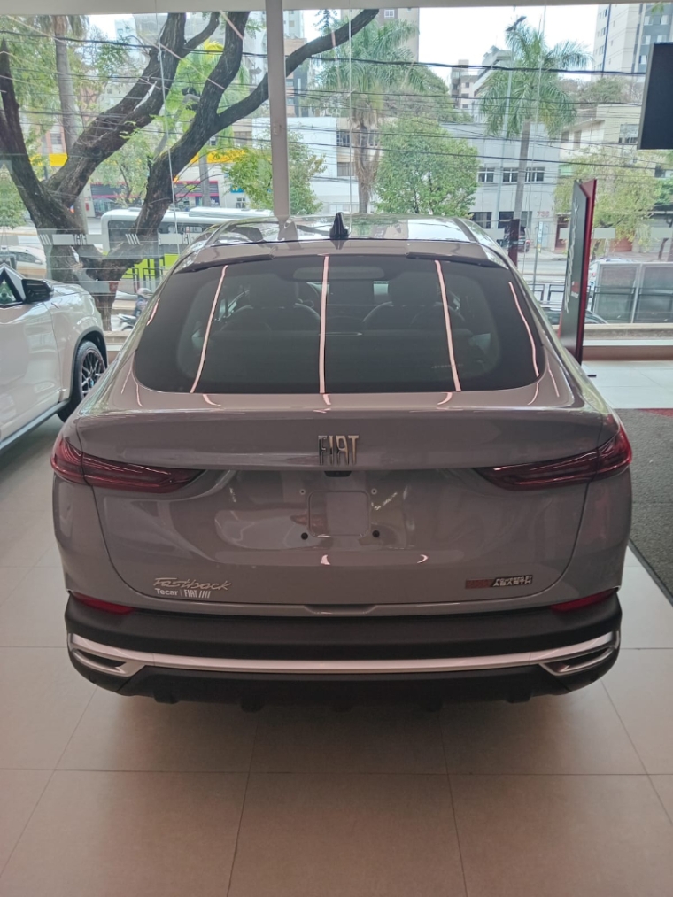 fiat fastback 1.3 turbo 270 flex limited edition at6 4p automatico 2025