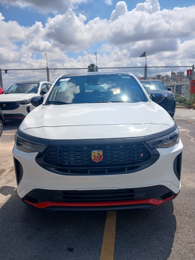 fiat fastback abarth turbo 270 flex at 2025 - 0km