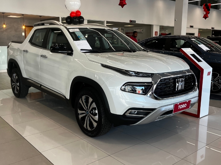 fiat toro volcano turbo diesel 4x4 at9 2025 - 0km