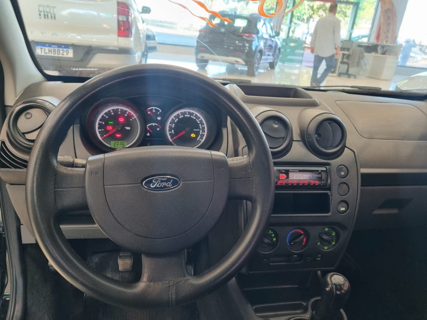 fiesta se sedan fiesta se sedan