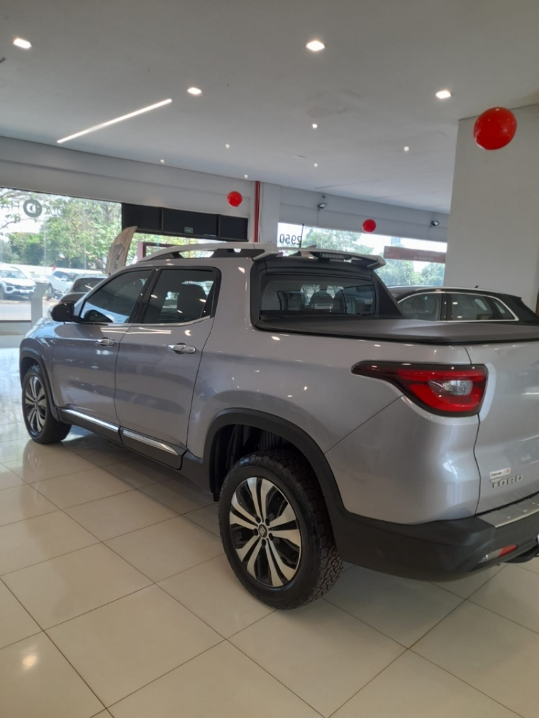 fiat toro 2.0 16v turbo diesel volcano 4wd at9 4p automatico 2023