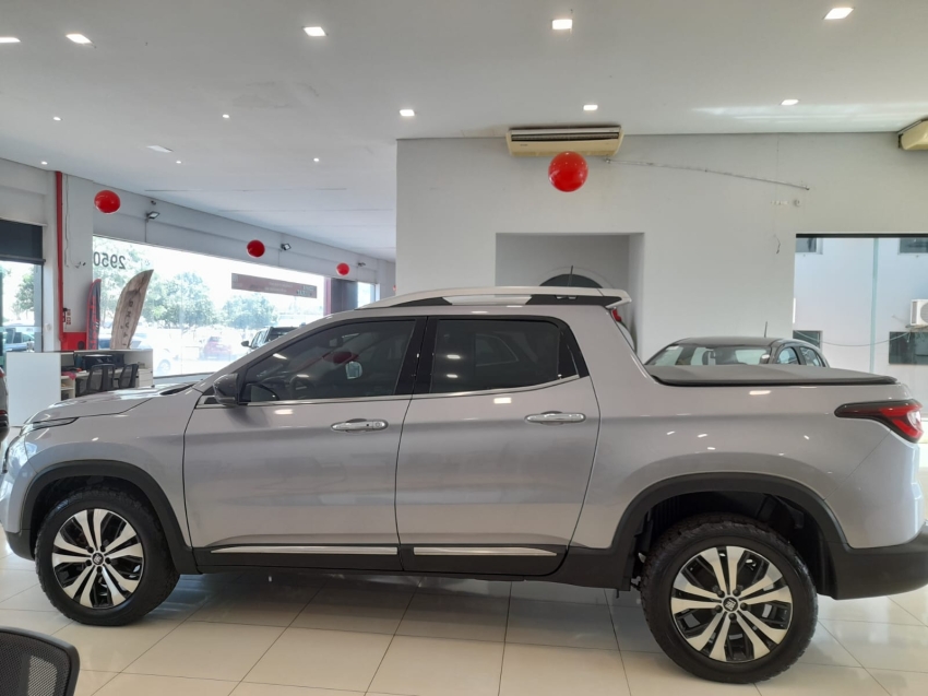 fiat toro 2.0 16v turbo diesel volcano 4wd at9 4p automatico 2023