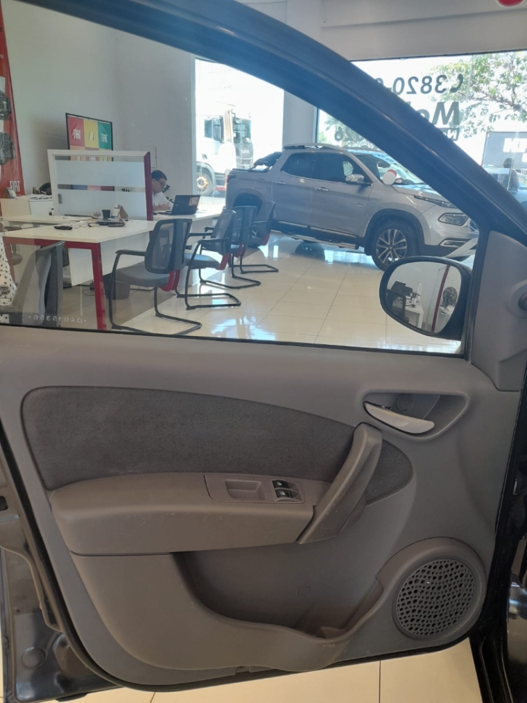 fiat palio 1.4 mpi attractive 8v flex 4p manual 2013