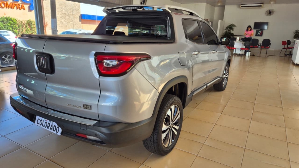 fiat toro 2.0 16v turbo diesel volcano 4wd at9 4p automatico 20227