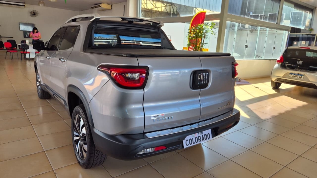 fiat toro 2.0 16v turbo diesel volcano 4wd at9 4p automatico 20225