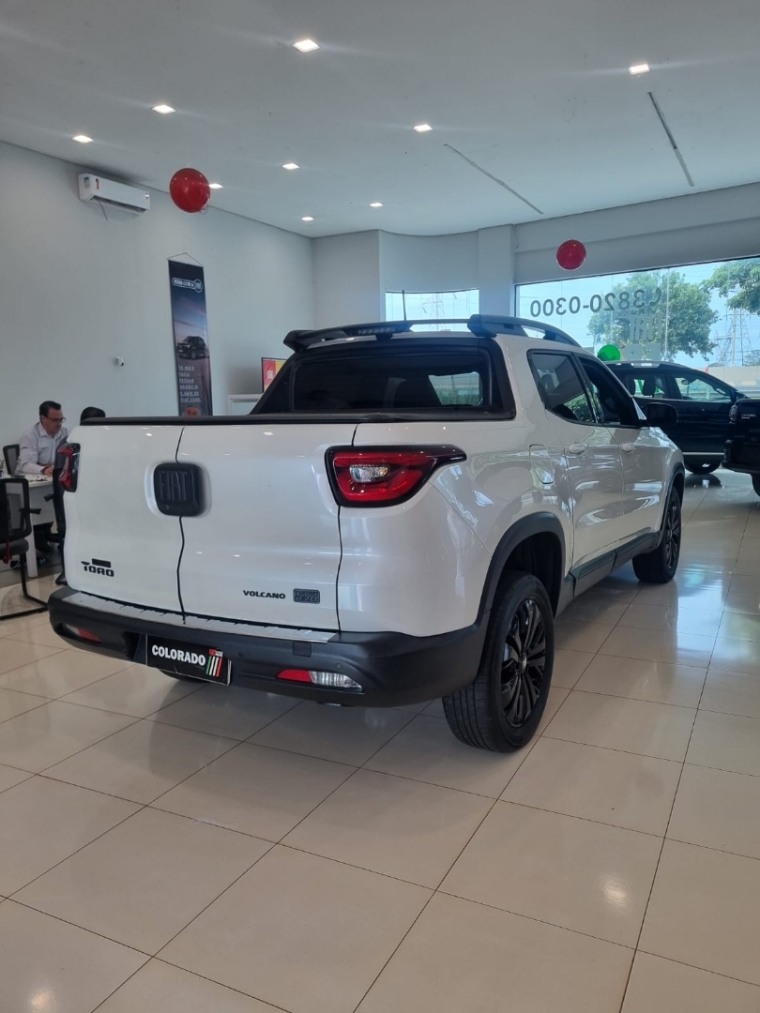 fiat toro 1.3 turbo 270 flex volcano at6 4p automatico 20235