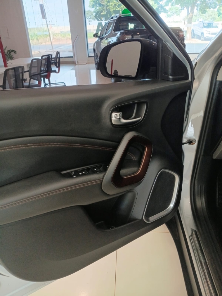 fiat toro 2.0 16v turbo diesel volcano 4wd at9 4p automatico 20198