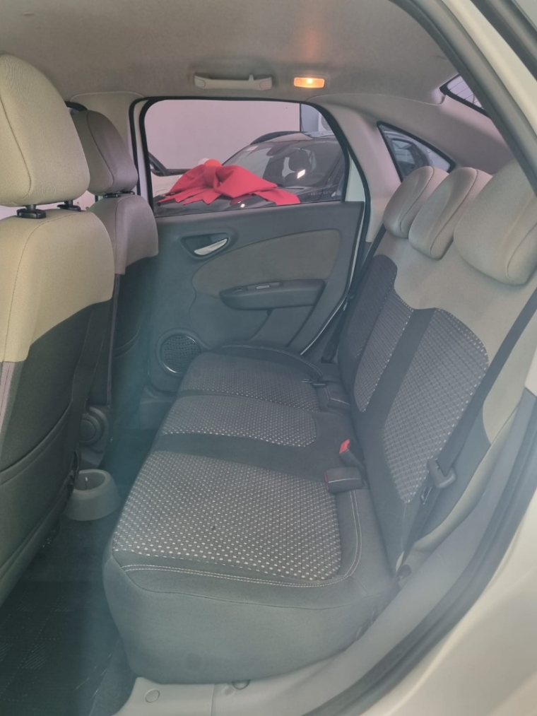 fiat grand siena 1.6 mpi essence 16v flex 4p automatizado automatico 20157