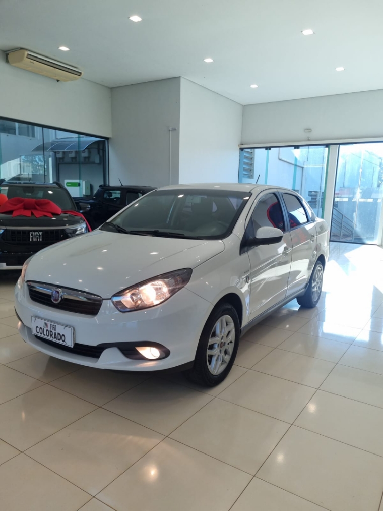 fiat grand siena 1.6 mpi essence 16v flex 4p automatizado automatico 2015