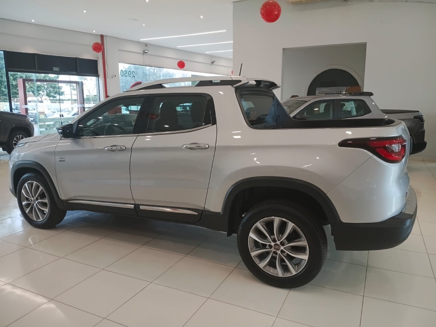 fiat toro 2.0 16v turbo diesel volcano 4wd at9 4p automatico 20195