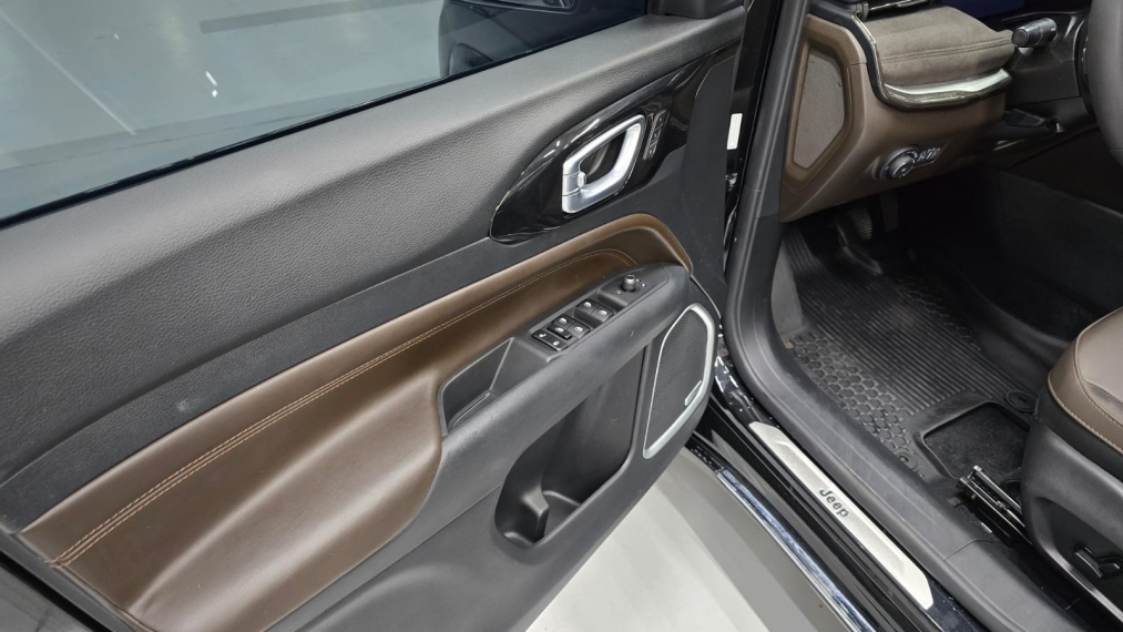 jeep renegade 1.8 16v flex longitude 4p automatico 20219