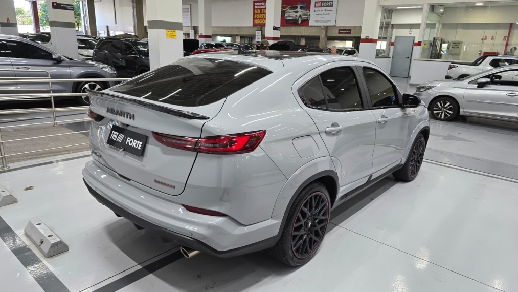 fiat fastback 1.3 turbo 270 flex abarth at6 4p automatico 202512