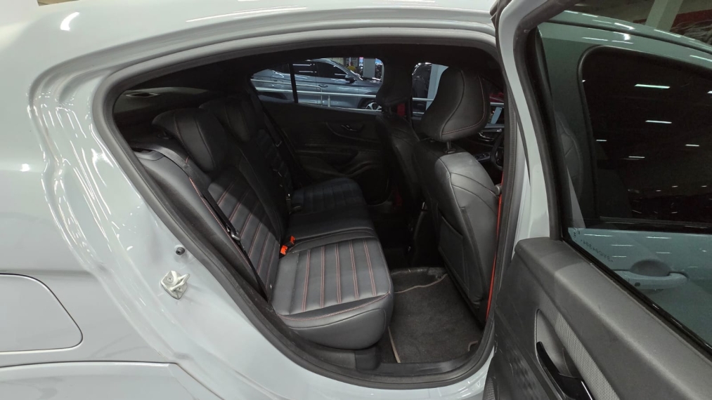 fiat fastback 1.3 turbo 270 flex abarth at6 4p automatico 202510