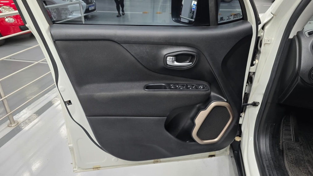 jeep renegade 1.8 16v flex 4p automatico.9