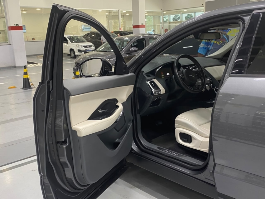 jaguar e-pace 2.0 16v p250 flex r-dynamic se awd automatico 4p 20199