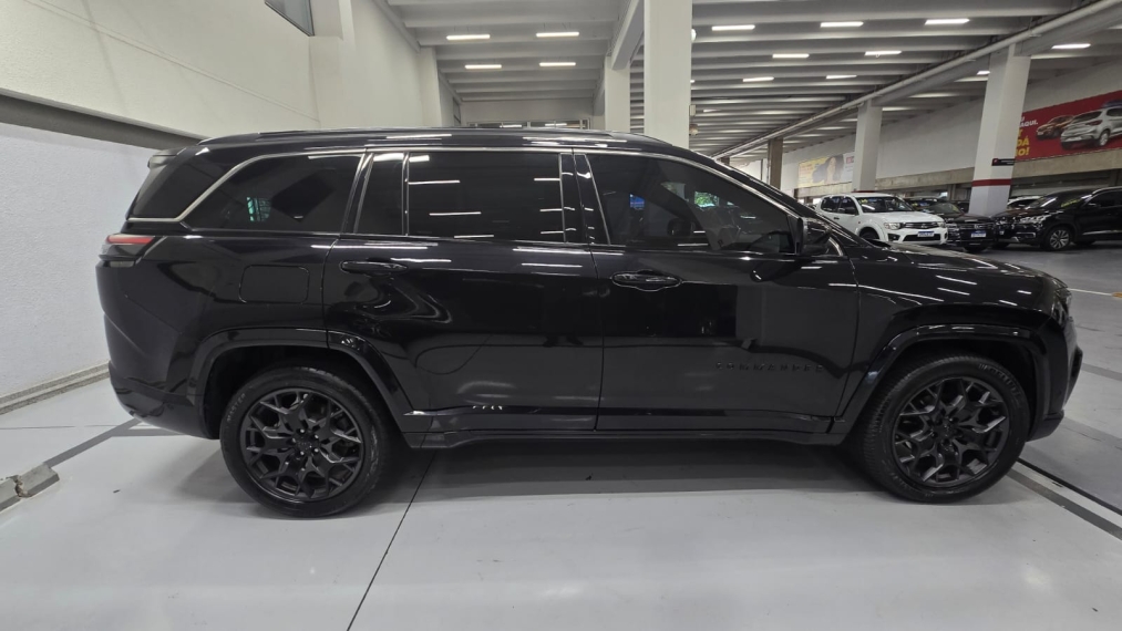 jeep commander 1.3 t270 turbo flex overland at6.4