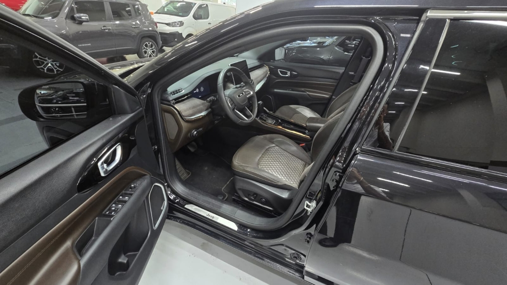 jeep commander 1.3 t270 turbo flex overland at6.6